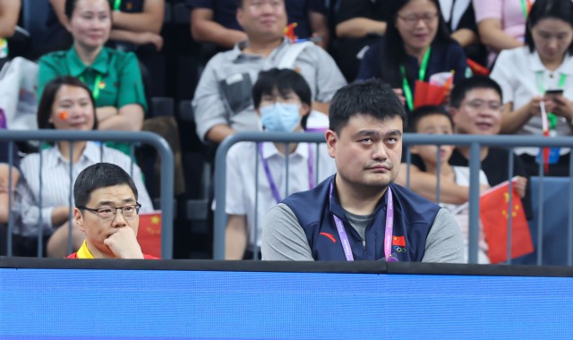 姚明谈缺点：没读过书就是有差距 一路走太顺&amp;对人情冷暖不重视